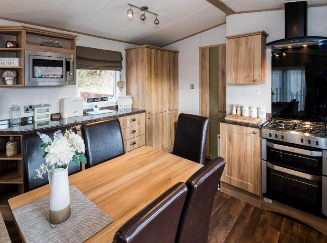 Cairn View Chalet Villa Авимор Екстериор снимка