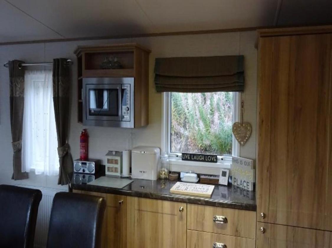 Cairn View Chalet Villa Авимор Екстериор снимка